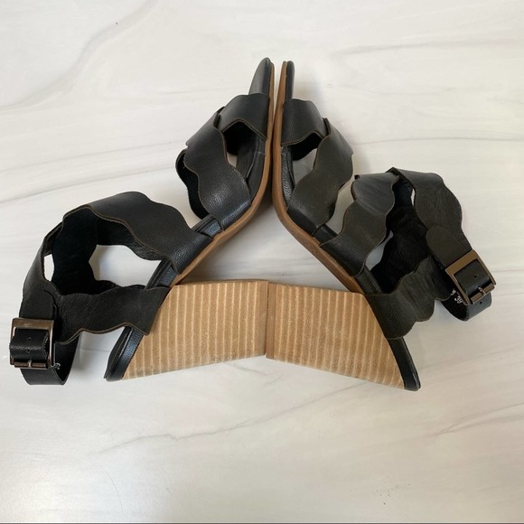 ANTELOPE Black Leather Scallop Crossover Sandals Size 8 - Picture 8 of 14